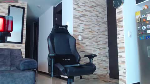 lobito_xxxl online show from January 18, 11:36 pm