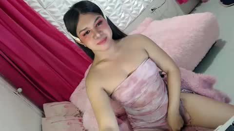 Snapshot of lobotara69 chatting on February 11, 2:57 am Thea online show from February 11, 2:57 am