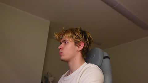 LOGAN FRASER online show from November 9, 2:53 pm