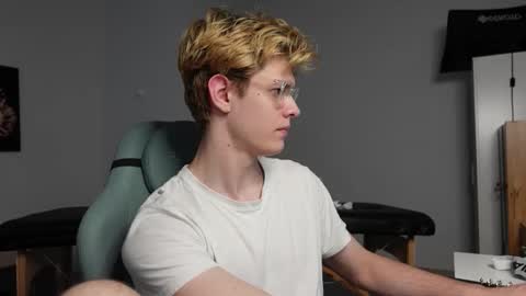 LOGAN FRASER online show from October 14, 1:47 pm