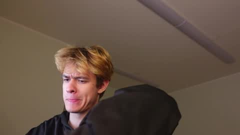 LOGAN FRASER online show from November 8, 2:53 pm