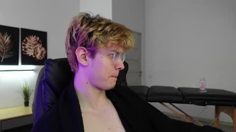 LOGAN FRASER online show from October 19, 1:27 pm