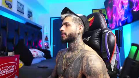 logan_hugh8 online show from March 2, 5:08 am