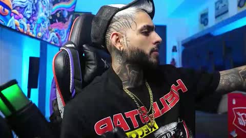 logan_hugh8 online show from February 12, 2:48 am