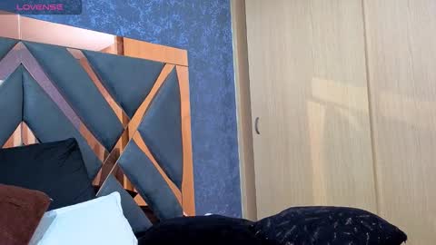 Snapshot of logan_madoox chatting on September 15, 10:11 pm logan madoox online show from September 15, 10:11 pm