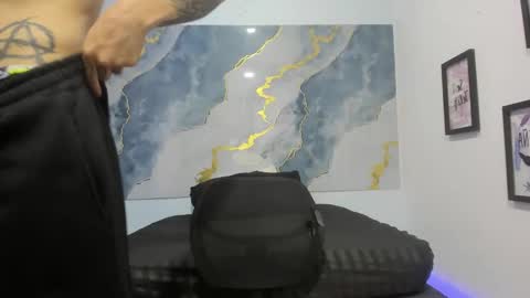 logan_peach5 online show from September 11, 11:11 am