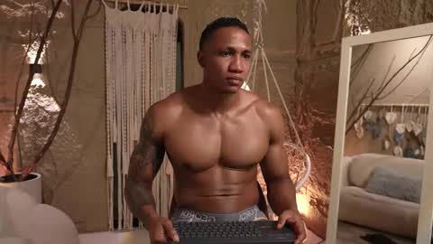 logan_varela online show from September 20, 4:32 pm