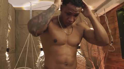 logan_varela online show from September 16, 11:30 pm