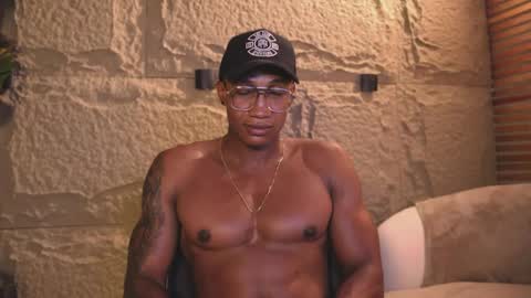 logan_varela online show from March 12, 10:39 pm