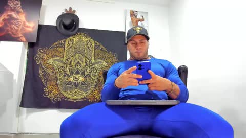 Snapshot of logan_whitters01 chatting on February 18, 3:53 am LOGAN WHITTERS online show from February 18, 3:53 am