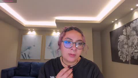 Loise online show from May 10, 11:11 pm