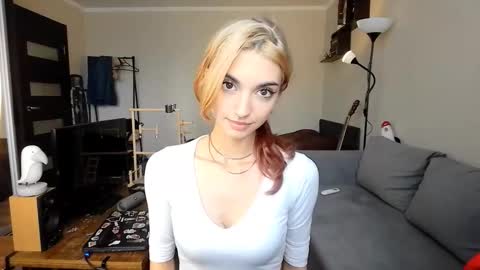 Amelia online show from October 3, 10:34 am