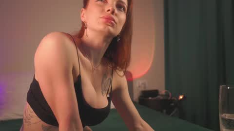 LoisVacation time  online show from March 3, 5:31 am