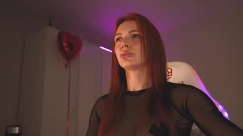 LoisVacation time  online show from October 15, 8:09 pm