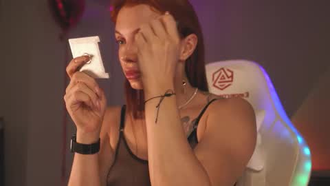 LoisVacation time  online show from October 19, 8:13 pm