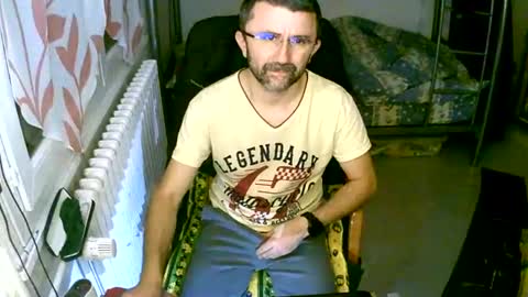 Snapshot of lokoum39 chatting on December 18, 6:14 pm lokoum39 online show from December 18, 6:14 pm