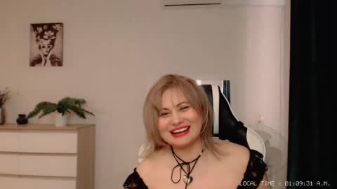  Lola  online show from February 28, 8:09 am