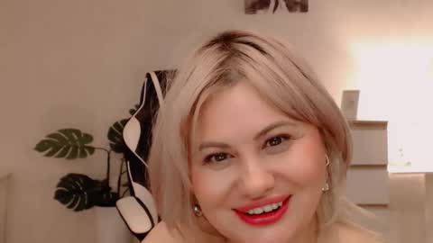  Lola  online show from February 27, 5:55 am