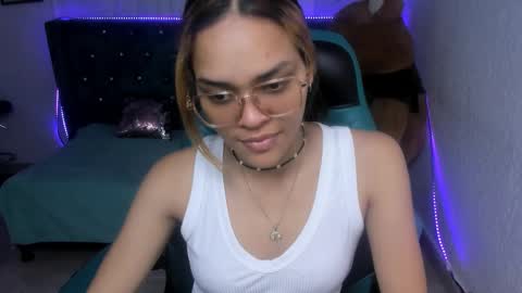 Lola online show from September 18, 4:00 pm