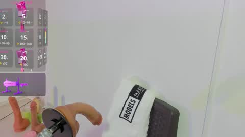 lola online show from November 4, 12:39 pm