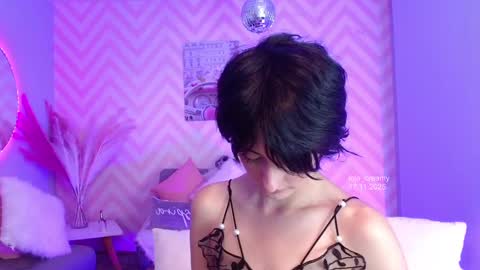 Lola online show from November 17, 3:03 pm