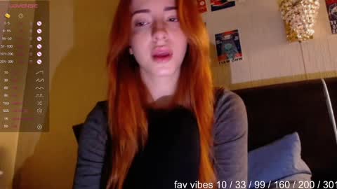 Snapshot of lola_dinky chatting on February 25, 10:42 pm Lola online show from February 25, 10:42 pm