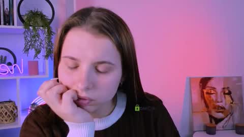 Lola online show from October 8, 7:20 pm