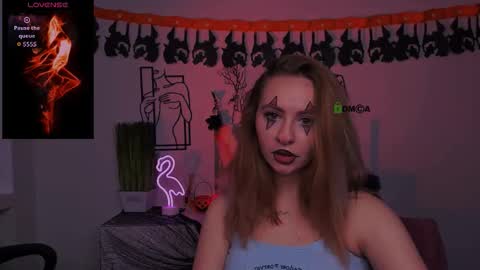 Lola online show from October 27, 9:15 pm