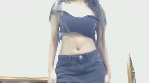 lolaa online show from January 23, 5:52 pm
