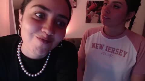 lolaandcamille online show from February 24, 6:47 pm
