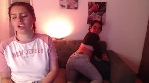 lolaandcamille online show from February 24, 9:52 pm