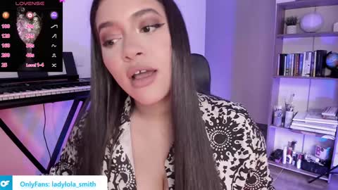 Snapshot of lolaasmith_21 chatting on January 24, 9:37 pm lolaasmith_21 online show from January 24, 9:37 pm