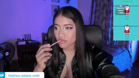 Snapshot of lolaasmith_21 chatting on December 16, 11:28 pm lolaasmith_21 online show from December 16, 11:28 pm