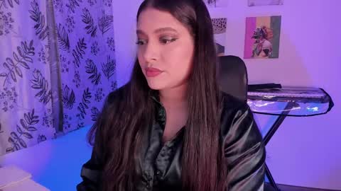 Snapshot of lolaasmith_21 chatting on March 10, 11:06 pm lolaasmith_21 online show from March 10, 11:06 pm