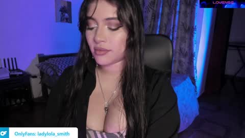 Snapshot of lolaasmith_21 chatting on December 15, 11:53 pm lolaasmith_21 online show from December 15, 11:53 pm