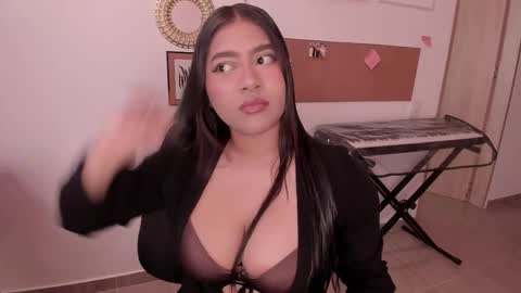 lolaasmith_21 online show from November 1, 9:14 pm