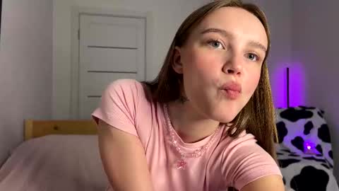 lolaatate online show from March 10, 3:27 pm