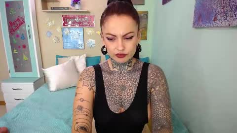 Lola online show from December 11, 10:16 pm