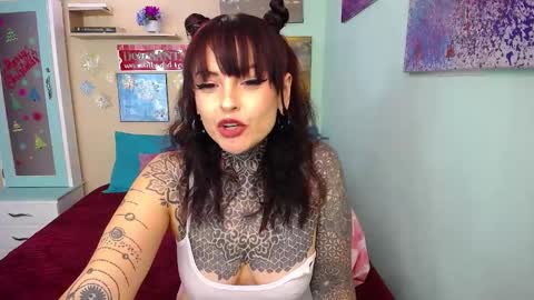 Lola online show from December 2, 6:38 pm