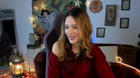 lolalemona online show from December 7, 9:33 am