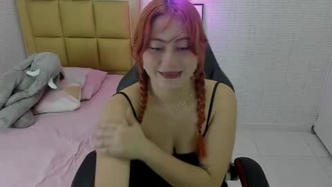 Snapshot of lolamaxi chatting on March 11, 3:14 am LOLA online show from March 11, 3:14 am