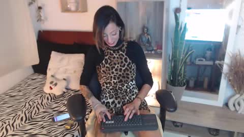 Snapshot of lolis_sweet_submisive chatting on March 11, 11:47 pm Dear tippers follow me on my new cb account lennarogers online show from March 11, 11:47 pm