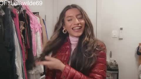 Snapshot of lolita_wilde390 chatting on December 5, 7:21 am Lolita Wildes Back online show from December 5, 7:21 am