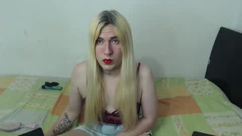 Snapshot of lolitabauer2 chatting on January 13, 1:02 am Sascha Bauer online show from January 13, 1:02 am