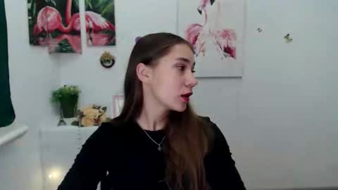 lolla_mermaid online show from September 10, 3:02 pm