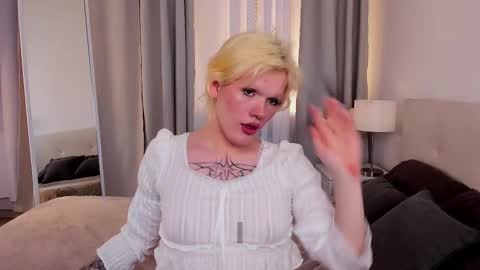 lollita online show from March 1, 3:38 pm