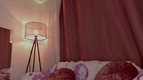 Lolly  online show from December 23, 5:46 am