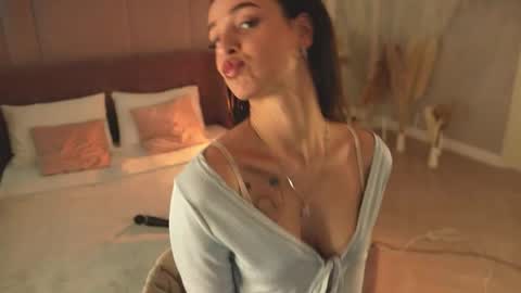 Lolly online show from March 10, 4:11 pm