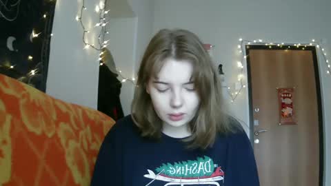 Snapshot of lollylol11 chatting on February 14, 11:53 am Lilly online show from February 14, 11:53 am