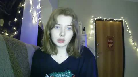 Snapshot of lollylol11 chatting on February 14, 3:26 pm Lilly online show from February 14, 3:26 pm